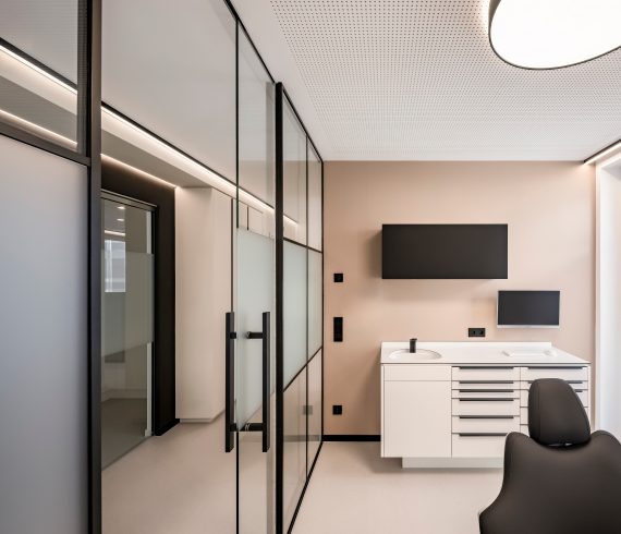 Projekt Zahnärztin Rukiye Kaynar von Zwölfdreiundvierzig Architekten